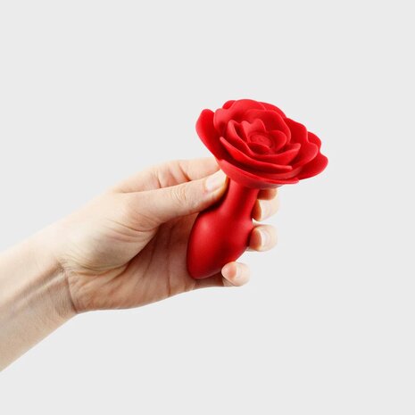 Giulietta Rotating Anal Rose Plug with Remote Control &ndash; Red